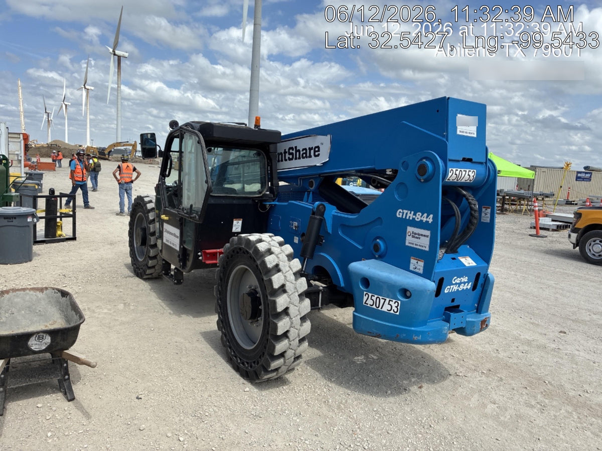 2022 GENIE GTH-844