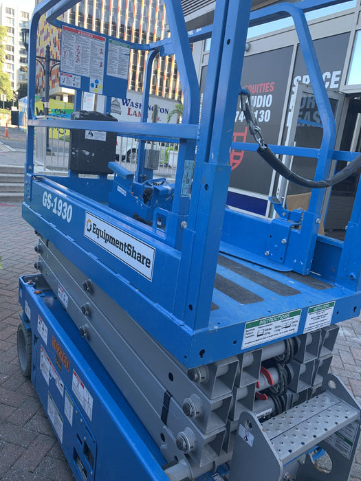 2020 Genie GS-1930 Fixed rails with chain entry gate - Pre A92.20