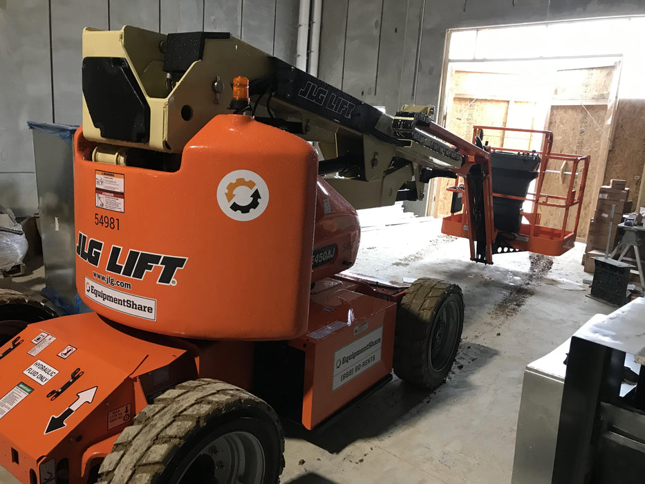2019 JLG E450AJ