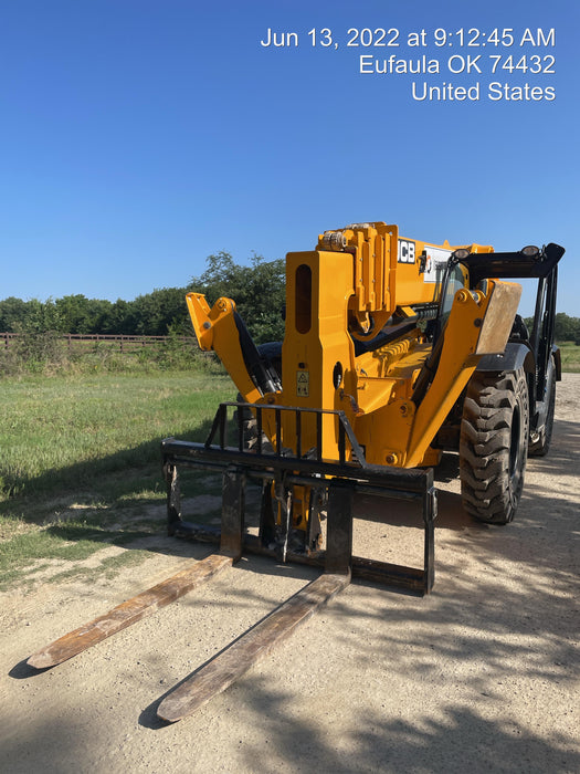 2019 JCB 512-56 Canopy, 109 HP, Solid Tires, STD Worklight, Beacon, Aux Hydraulics, Lifting Eye, Back up Alarm w/66" Carriage/60" Forks