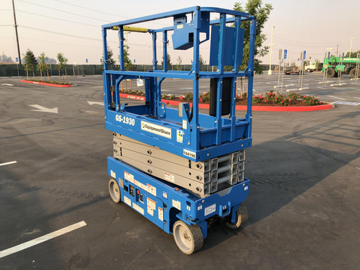 2020 Genie GS-1930 Solid Non Marking Tires, Beacon, Folding rails with half height swing gate, 800W Inverter