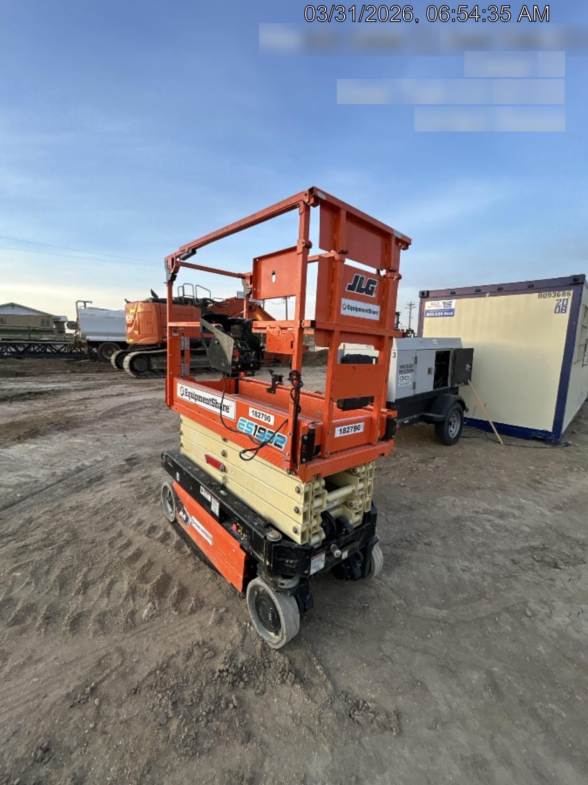 2021 JLG ES1932
