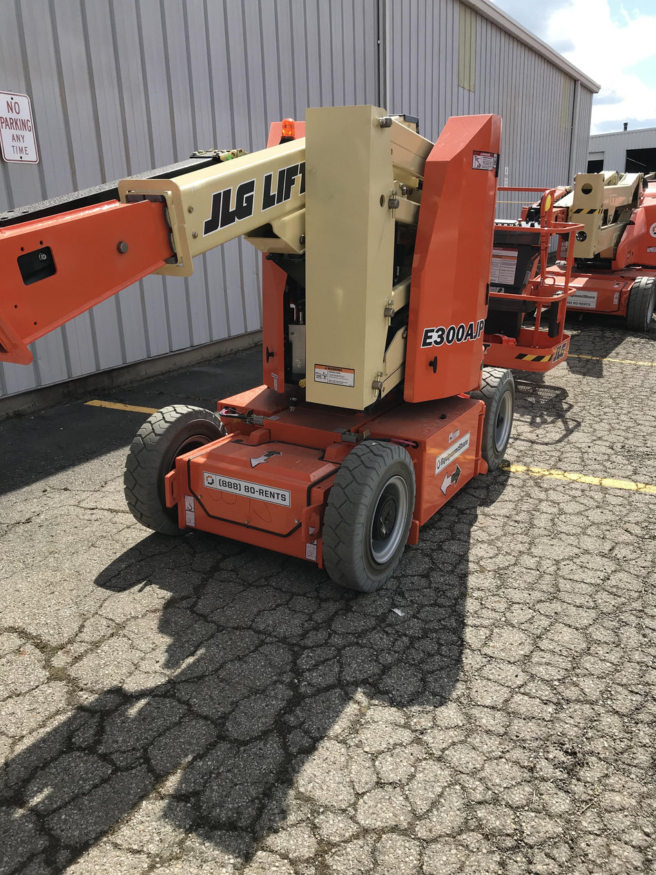2021 JLG E300AJP