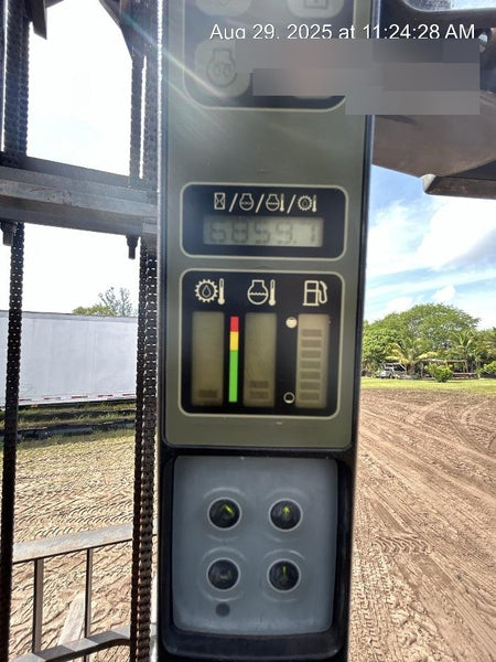2017 CASE 586H