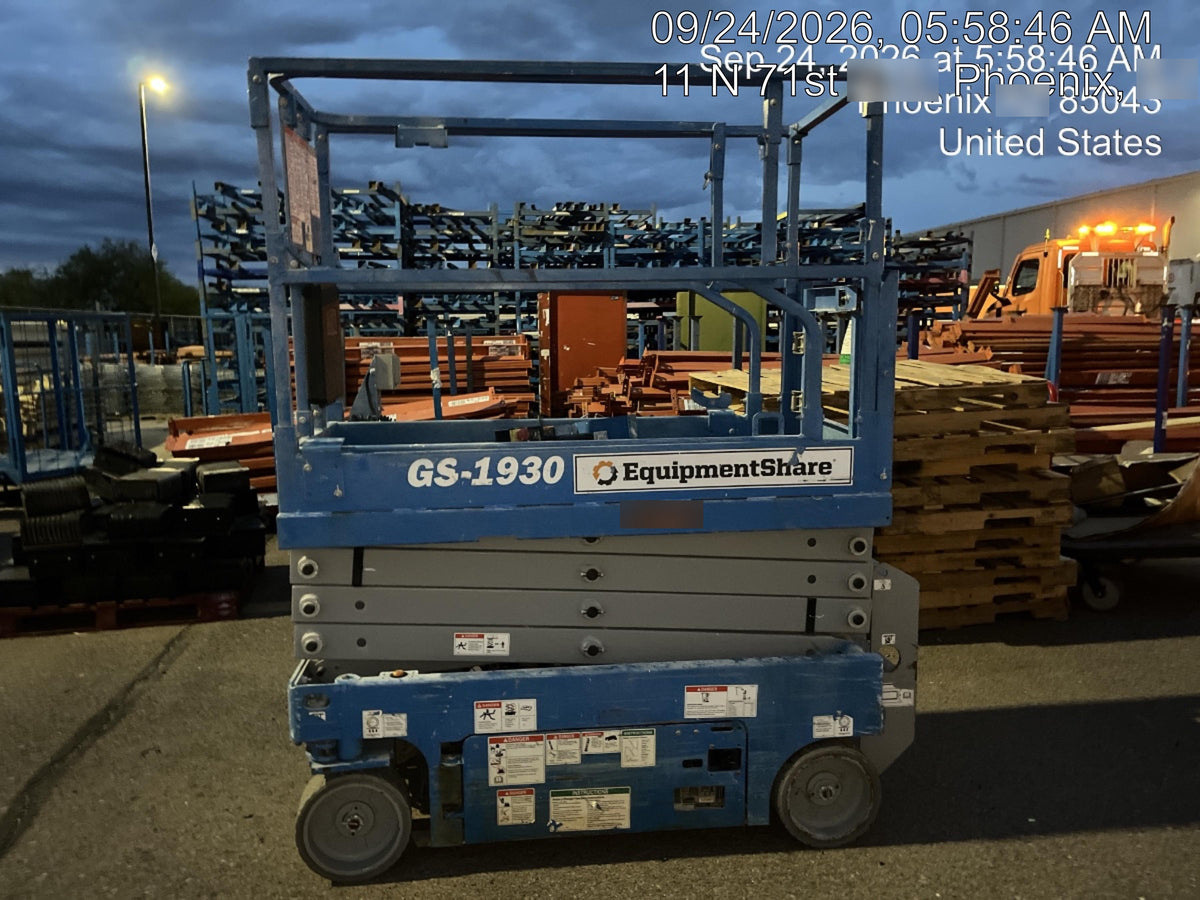 2020 Genie GS-1930 Solid Non Marking Tires, Beacon, Folding rails with half height swing gate, 800W Inverter
