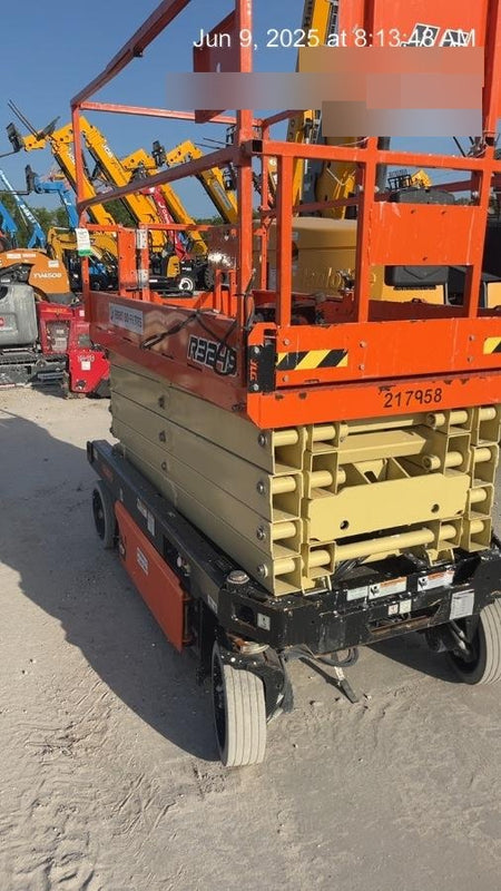 2022 JLG R3246