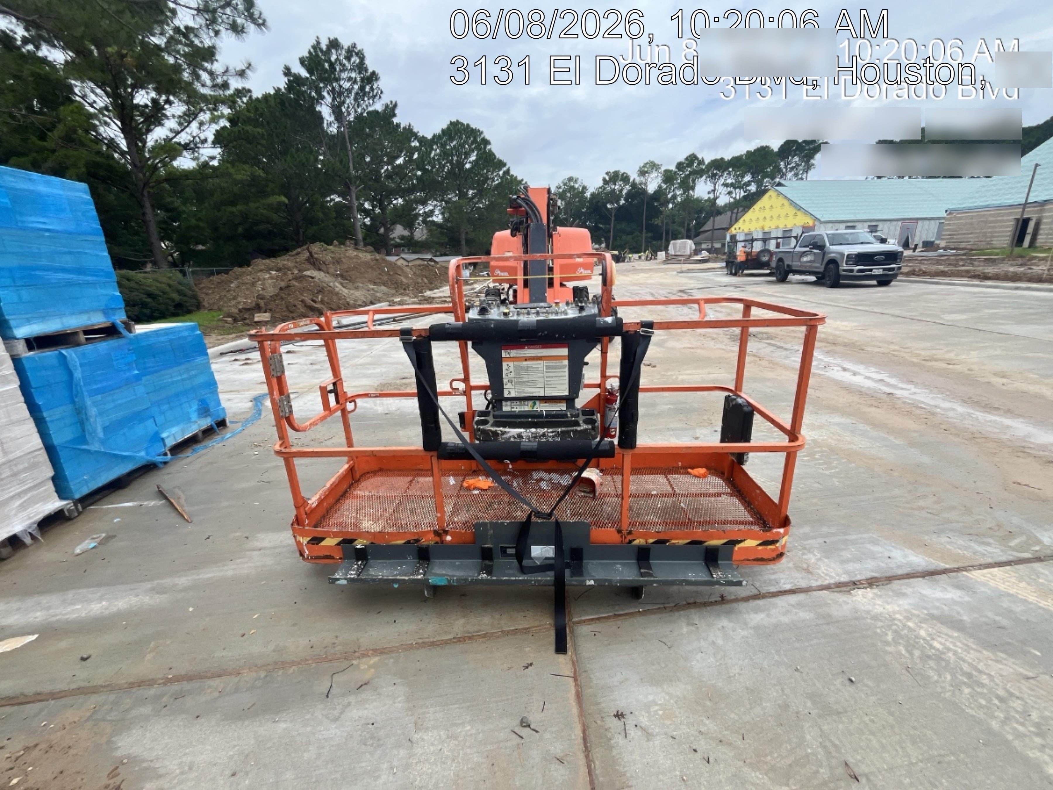 2023 JLG 660SJ