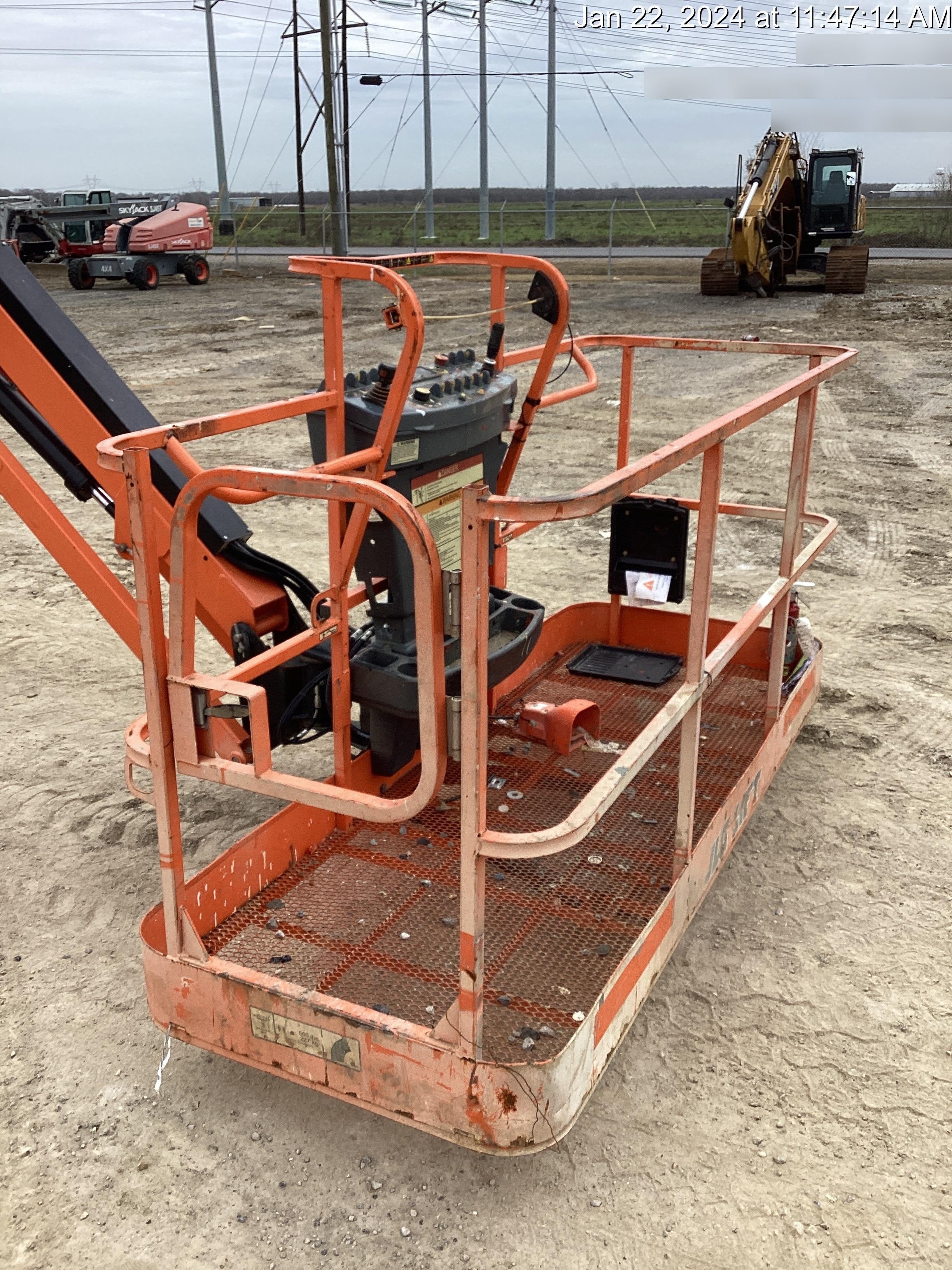 2021 JLG 600AJ