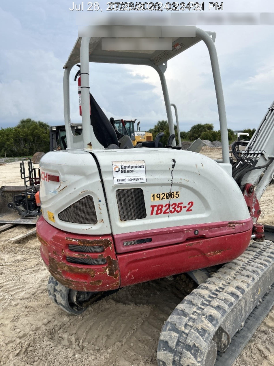 2021 TAKEUCHI TB235-2R