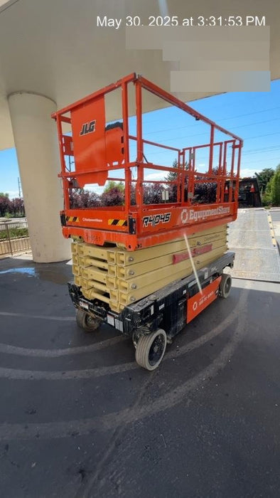 2022 JLG R4045