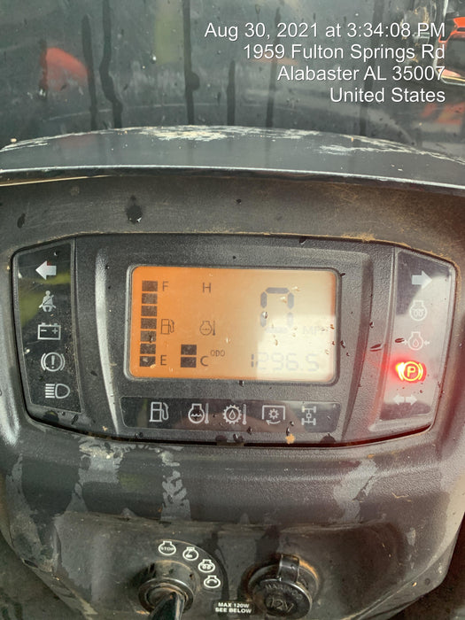 2020 Kubota RTV-X1140WL-H 4 Passenger Cart with Metal Top, windshield, strobe light, harness, and backup alarm