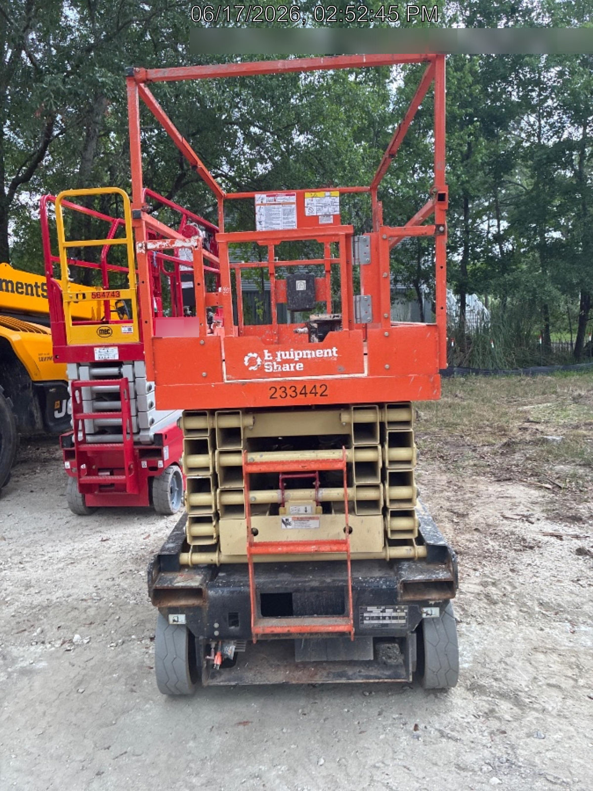 2022 JLG ES3246
