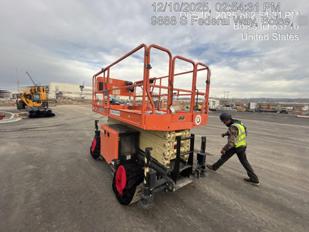 2022 JLG RT4069