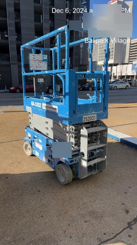 2022 GENIE GS-1932