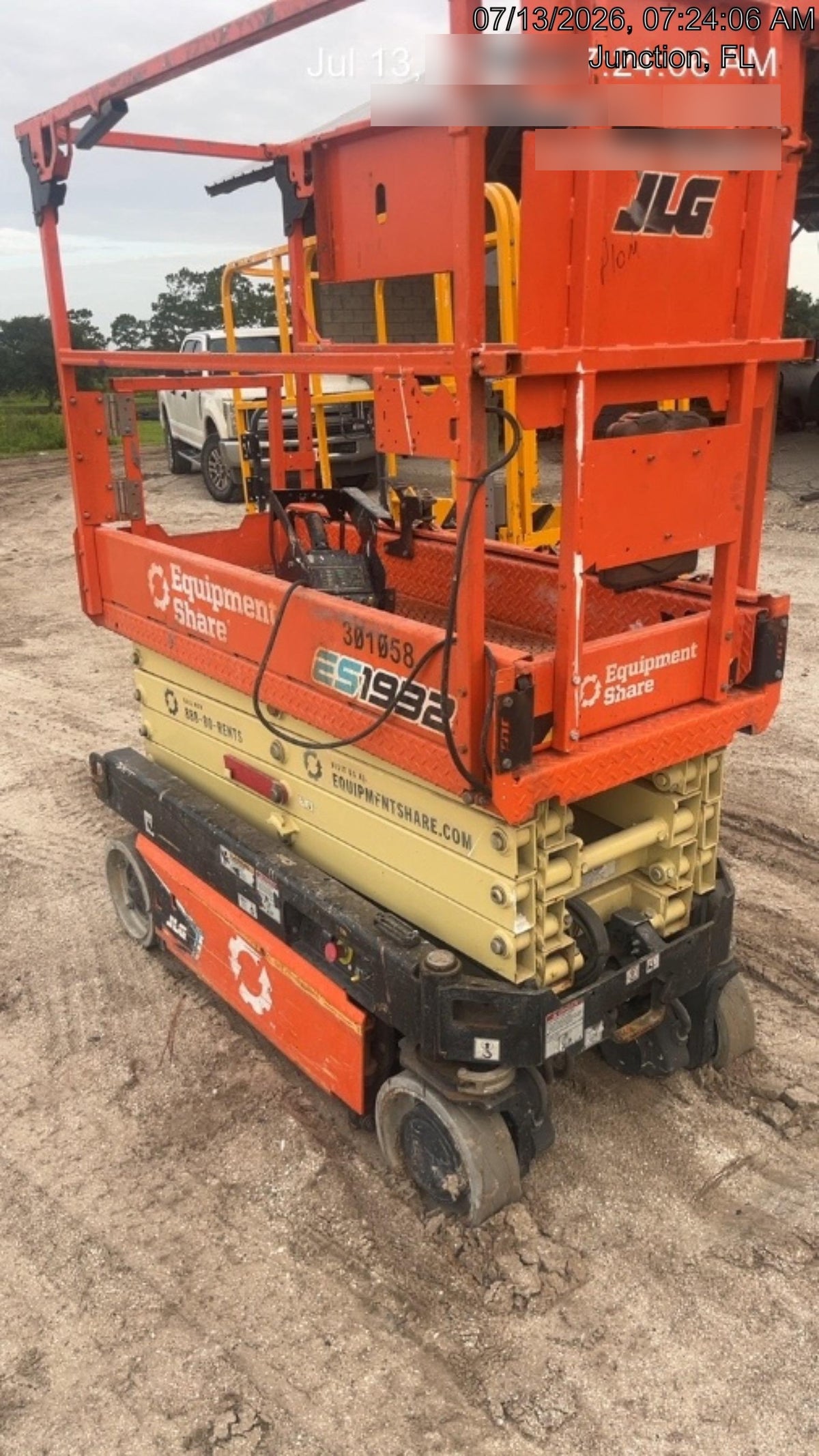 2023 JLG ES1932