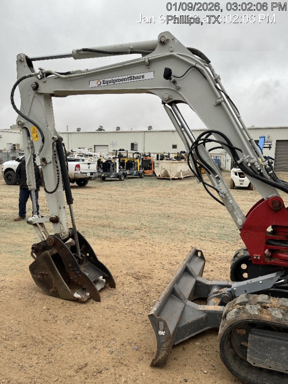 2023 TAKEUCHI TB250-2R