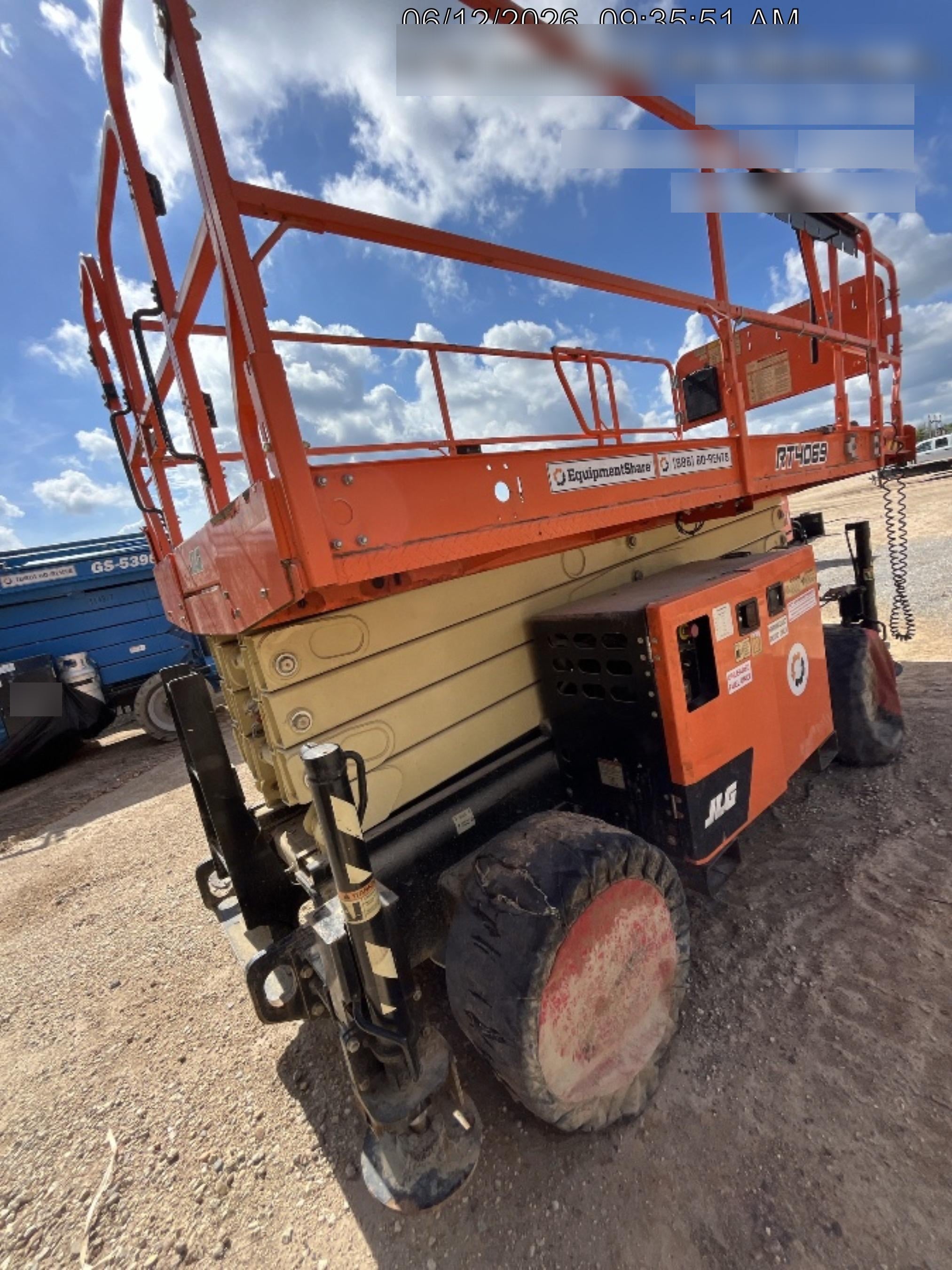 2021 JLG RT4069