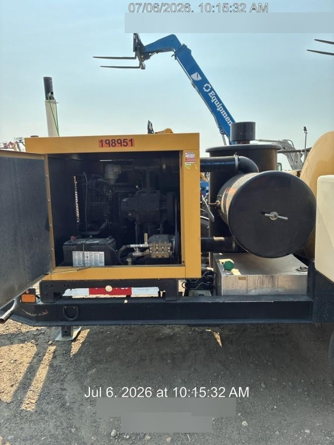 2022 VAC-TRON LP573XDT
