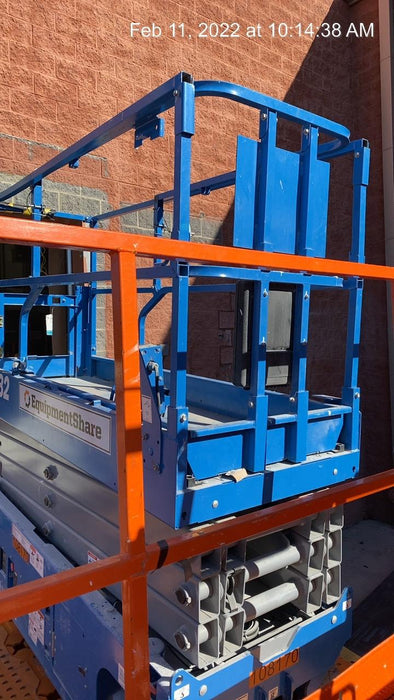 2020 Genie GS-2632 Solid NM Tires, Folding Rails with Half-Height Swing Gate, Beacon