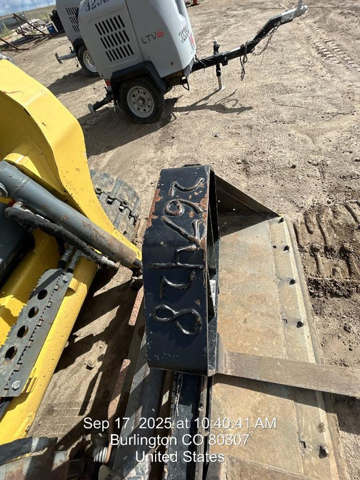 2022 TAKEUCHI 48" Pallet Forks - Takeuchi