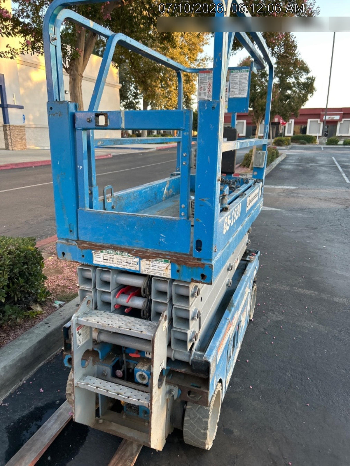 2019 Genie GS-1930 Half Height Swing Gate, 800W Inverter