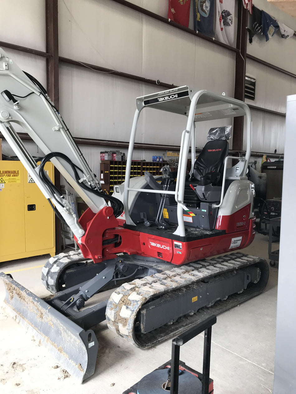 2022 TAKEUCHI TB250-2R