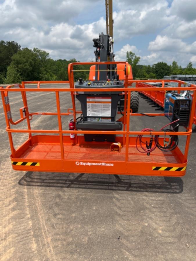 2025 JLG 660SJ