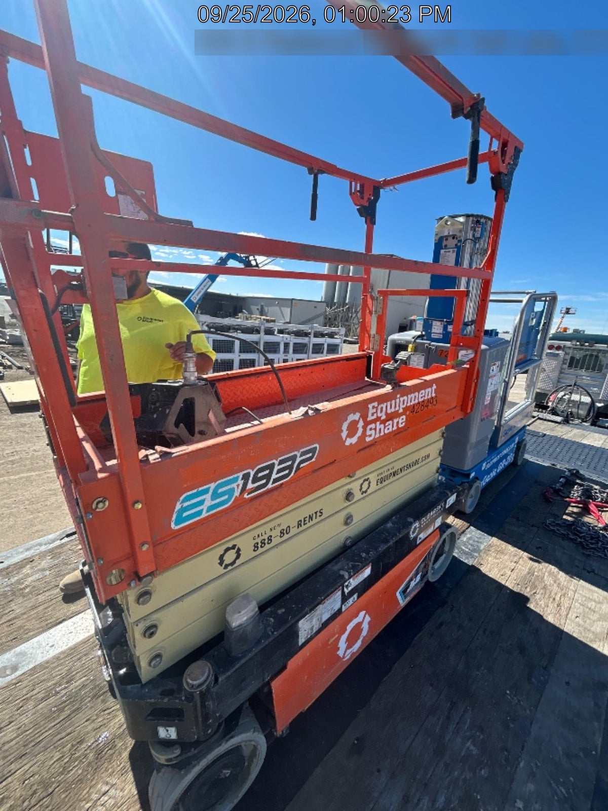 2024 JLG ES1932