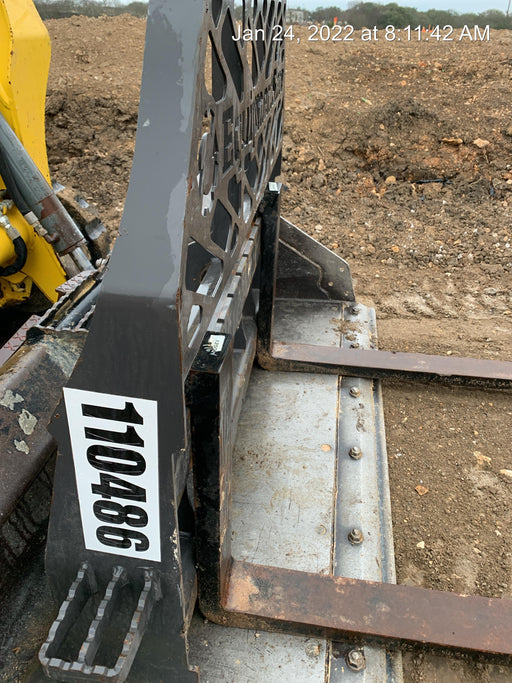 2020 EMKAY 48" Pallet Forks - Emkay