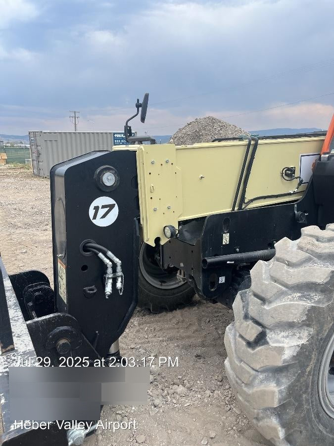 2022 JLG 1732