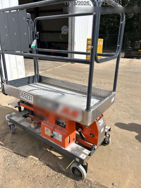 2023 JLG 1030P