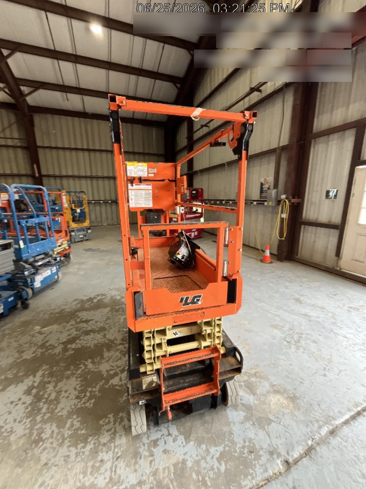 2022 JLG ES1932