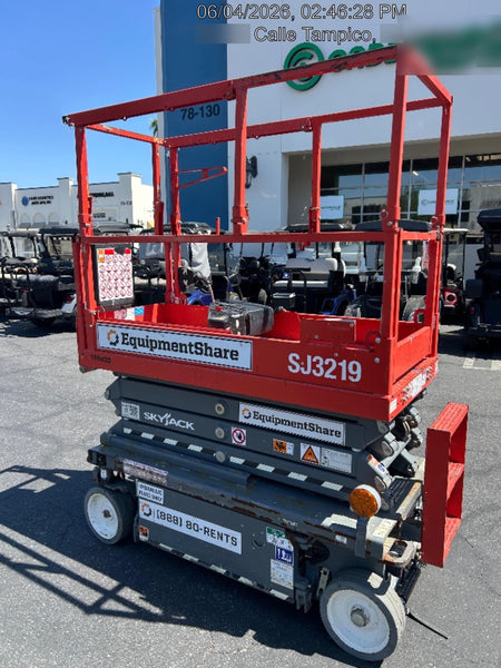 2020 Skyjack SJIII-3219 Solid NM Tires, Half height spring hinged entry gate, Dual Beacons, 800W Inverter