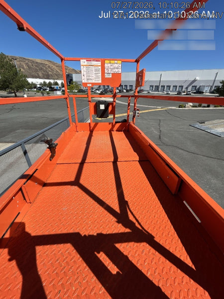 2025 JLG ES3246