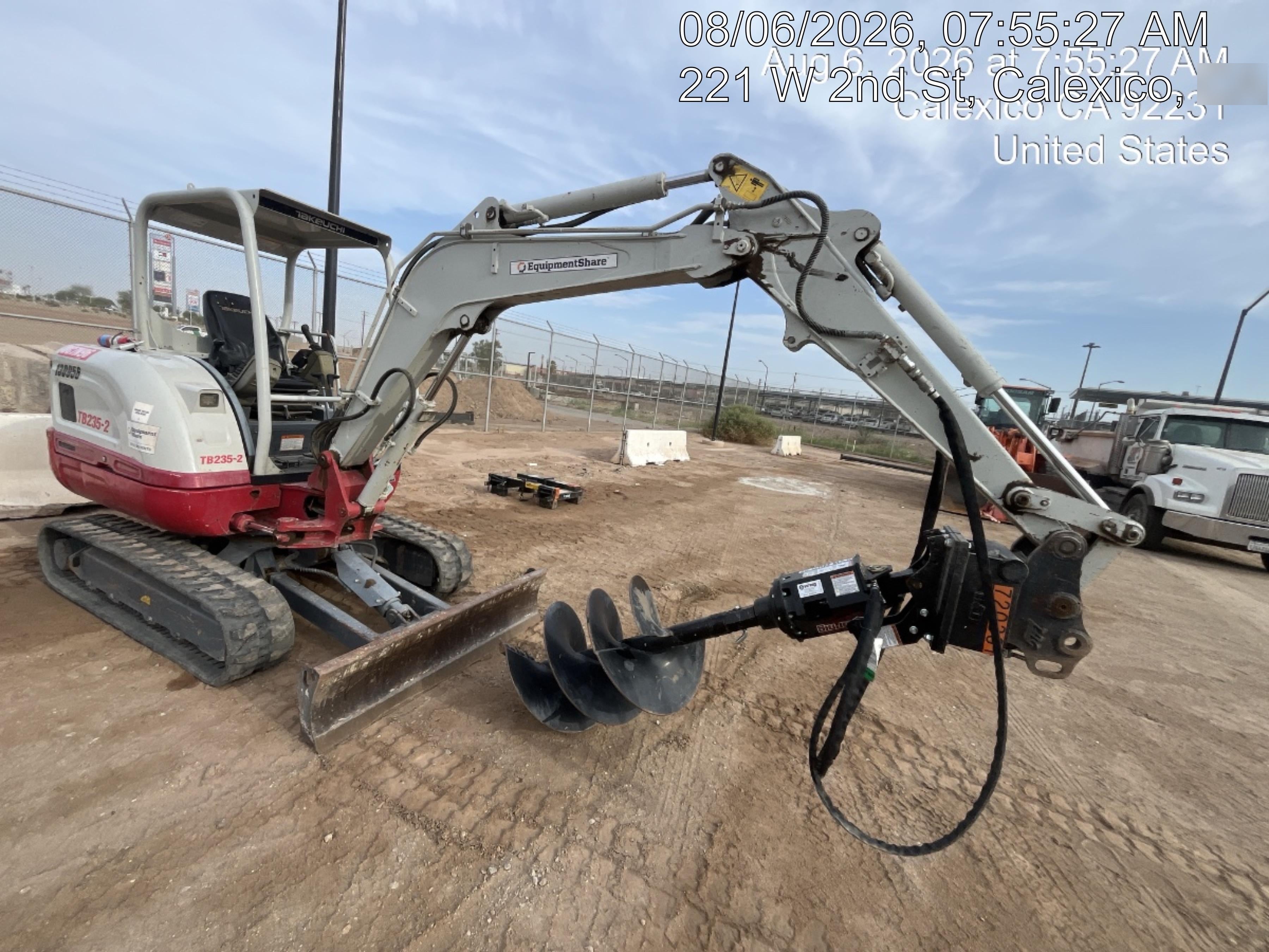 2021 TAKEUCHI TB235-2R