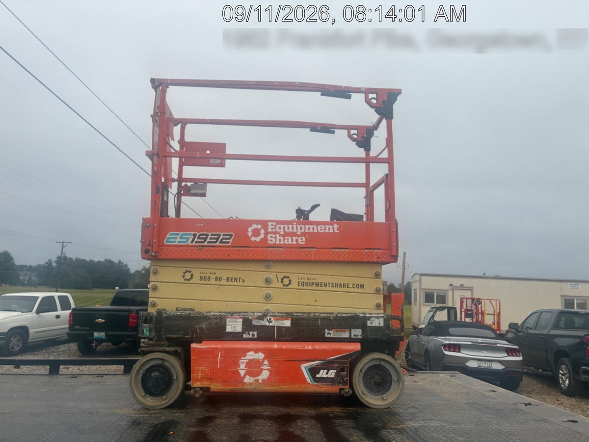 2022 JLG ES1932