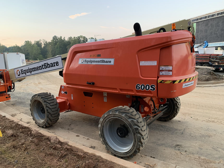 2020 JLG 600S Deutz Diesel, 4wd, FF Tires, Inward Self Closing Gate, Tool Tray, Beacon, 7.5kW Generator