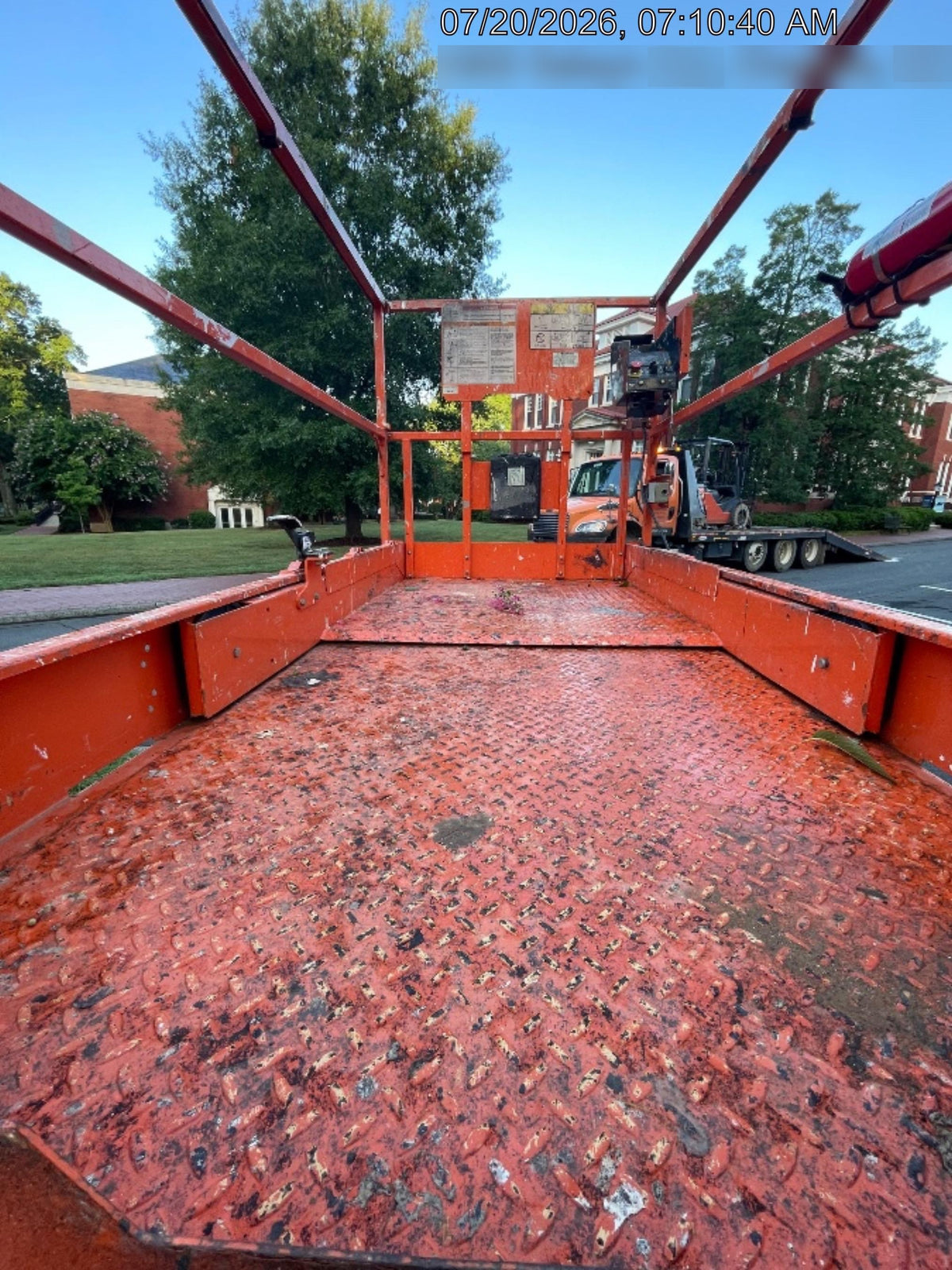 2023 JLG ES3246