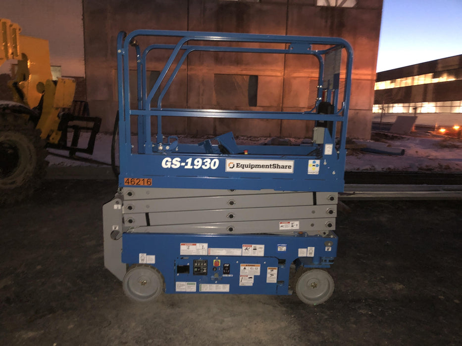 2019 Genie GS-1930 Fixed rails with chain Entry
