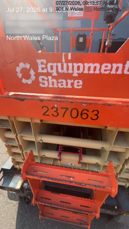 2022 JLG ES3246