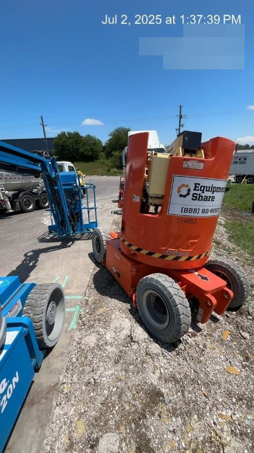 2021 JLG E300AJP