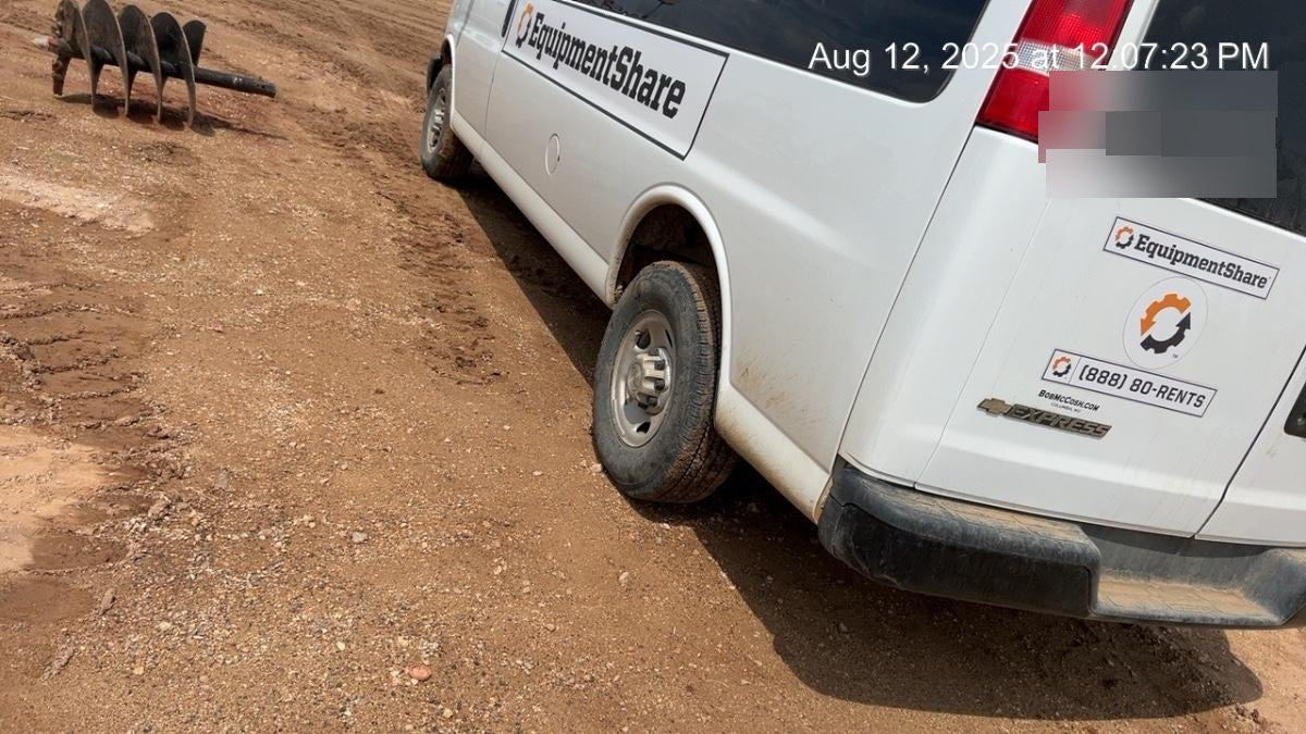 2023 CHEVROLET Express Van - Rental