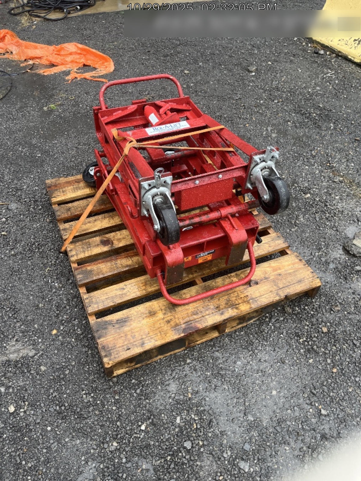 2022 ROL-A-LIFT M-6