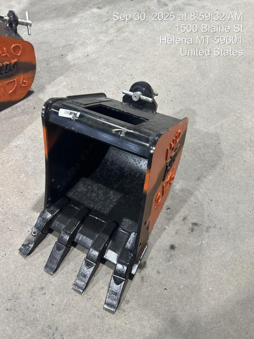 2025 TAKEUCHI 18" HD Bucket - Takeuchi