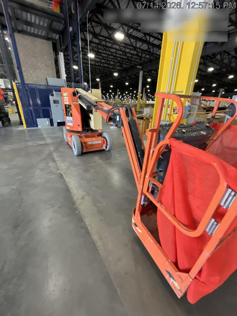 2021 JLG E300AJP