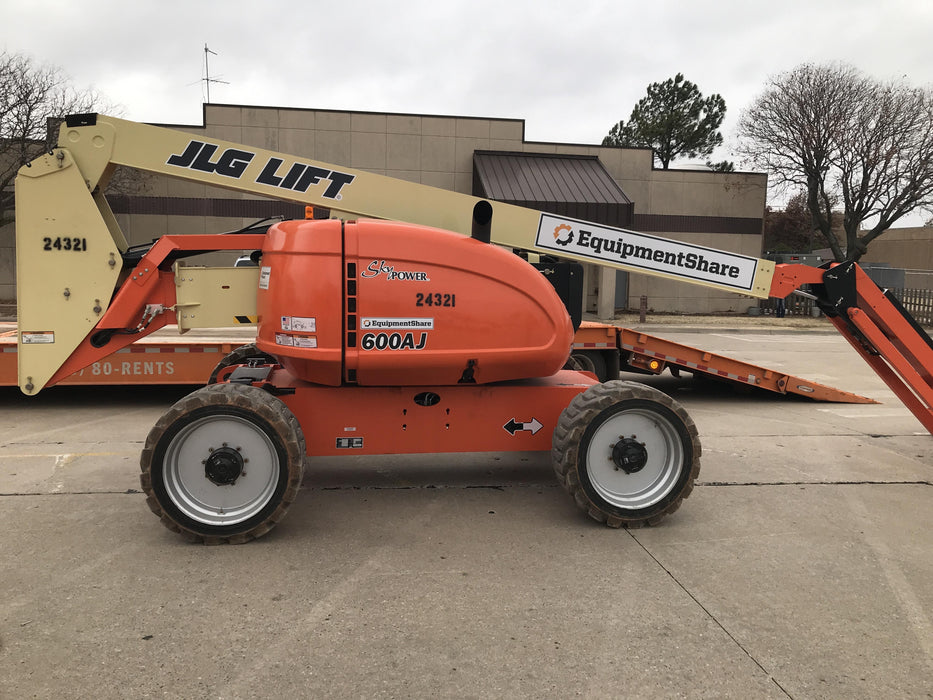 2019 JLG 600AJ