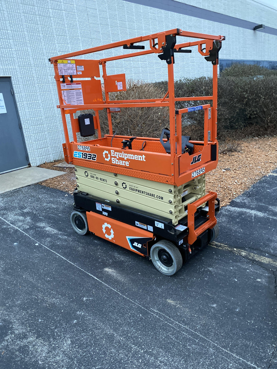 2022 JLG ES1932