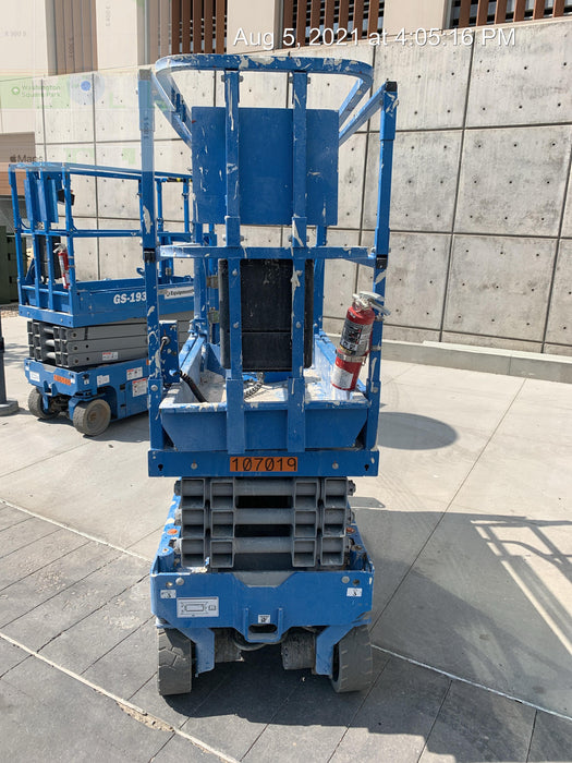 2020 Genie GS-1930 Solid Non Marking Tires, Beacon, Folding rails with half height swing gate, 800W Inverter