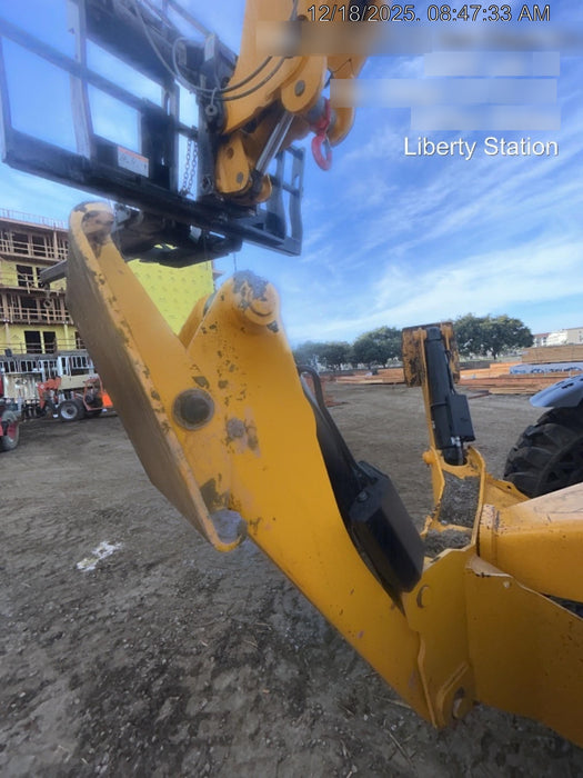 2024 JLG 1001095418S