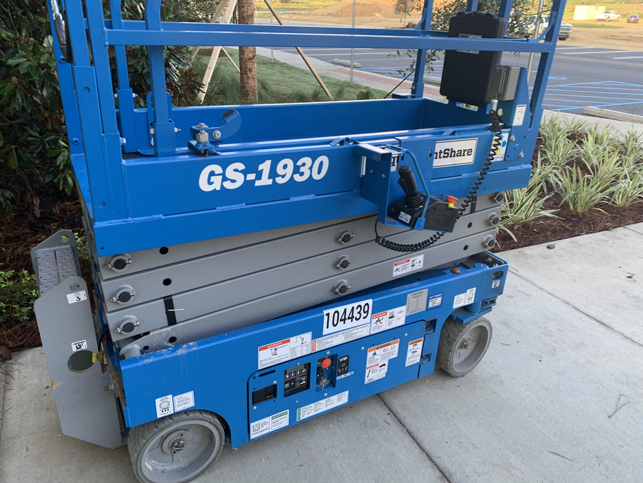 2020 Genie GS-1930 Fixed rails with chain entry gate - Pre A92.20